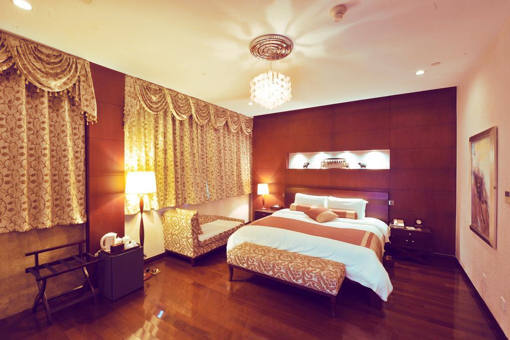 Runyang Huanlong Hotel Zhenjiang  Exterior foto
